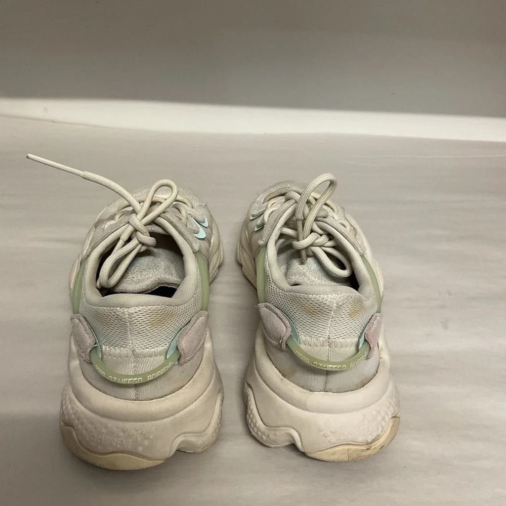 Adidas Womens Ozweego Off White Wonder Beige Running Shoes Sneakers Size 5